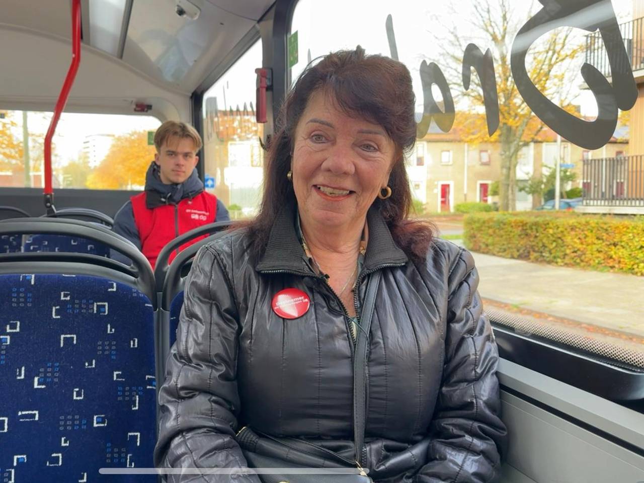 Wilma (69) schrikt na vandaag niet meer van ‘digitaal gedoe' in de bus