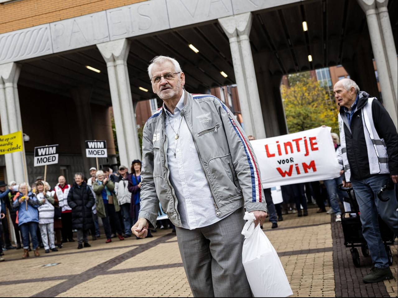 Van Dijk bij de rechtbank (Foto: ANP)