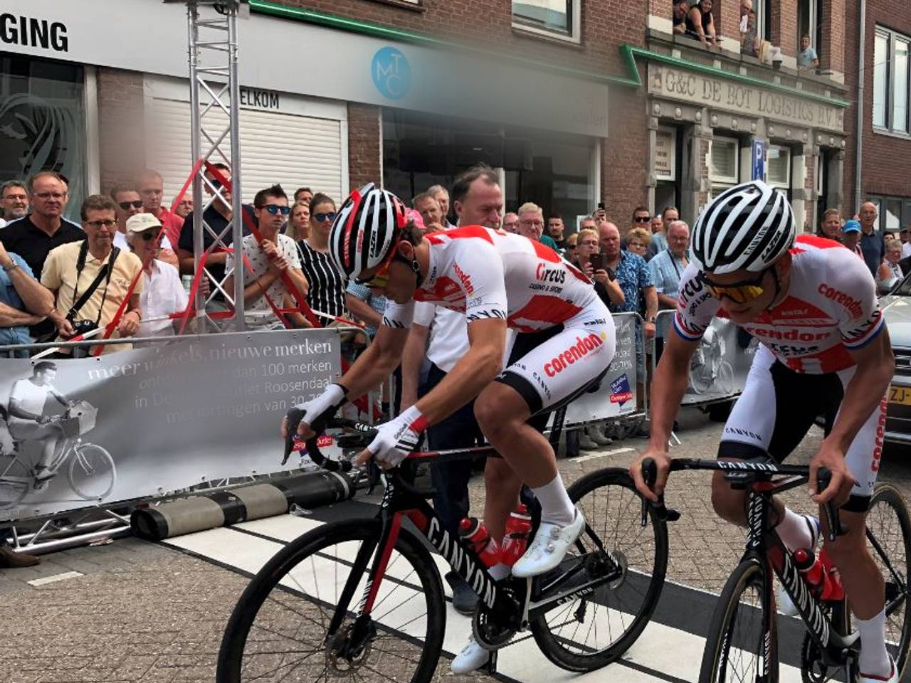 Mathieu van der Poel (rechts) deed een aantal keren mee aan de Draai van de Kaai (foto: Malini Witlox).