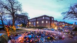 Bij het legen van een ondergrondse container werden vuilnismannen geconfronteerd met brandend afval. Met de hulp van de brandweer kon de klus worden geklaard, maar de buurt heeft wel een tijdje in de stank gezeten.