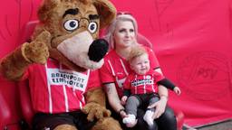 600 baby'tjes klaargestoomd voor rood-wit: 'PSV-fan vanuit de luier'
