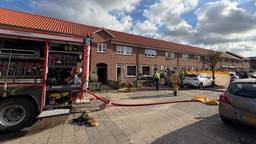 Vrouw gewond bij zolderbrand, vijf huizen ontruimd