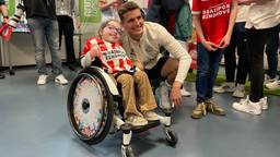 PSV-spelers waren op bezoek bij zieke kinderen in het Anna Ziekenhuis in Geldrop