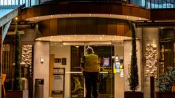 Mannen met messen plegen overval bij Play World-casino in Made 