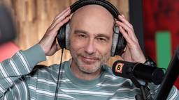 Wij Brabanders weten het al lang: Brabant is de beste. Dat geldt ook voor de muziek. Er wordt namelijk heel veel moois gemaakt in onze provincie en dat staat dit uur centraal. Hubert Mol gaat kriskras door al die mooie muziek uit onze provincie. Van Guus tot Gerard en van Krezip tot Anneke van Giersbergen. Als het maar Van Brabantse Bodem is...