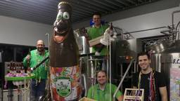 Johan (links) en zijn mede-b(r)ouwers zijn nu al dolblij met het resultaat.