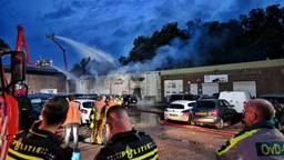 Brand bij autobedrijf in Tilburg