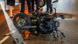 Motor en auto botsen