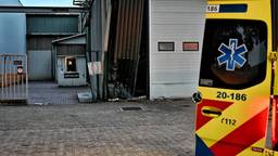 Auto ramt bedrijfsgebouw in Tilburg