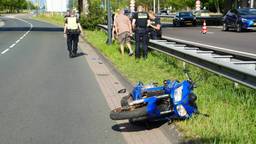 Motorrijder zwaargewond op A59