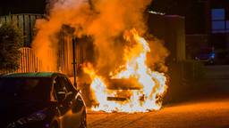 Brand verwoest auto in Geldrop