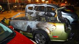 Drie auto's door brand verwoest in Den Bosch