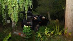Auto crasht in Den Dungen
