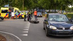 Man zwaargewond naar ziekenhuis nadat hij geschept wordt door automobilist
