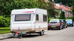 Caravan in de straat in Geldrop (foto: ANP).
