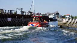 Groot alarm na melding van een persoon te water