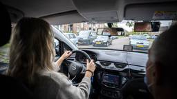 Rijscholen willen alleen nog rijles in automaat: 'Meegaan met ontwikkeling'