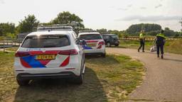 Lichaam gevonden in riviertje, politie doet onderzoek