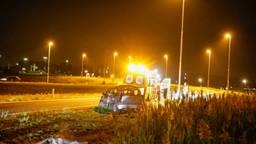 Auto slaat over de kop op afrit A50