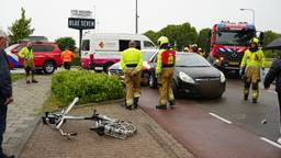Fietser zwaargewond bij aanrijding met auto