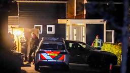 Bewusteloze mensen gereanimeerd in huis, brandweer doet metingen