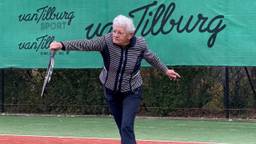 93-jarige Truus blijft tennissen als een pro: 'Goed eten, veel bewegen!'