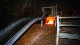 Speeltoestel in Uden in brand