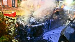 Auto's gaan in vlammen op in Waalre