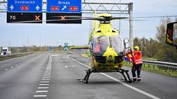 Traumahelikopter landt op A17 na ongeluk met vier voertuigen