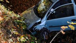 Een vrouw is vrijdagavond aangehouden nadat ze in beschonken toestand op een andere automobilist botste.