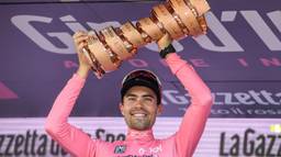 Tom Dumoulin na zijn winst in de Giro. (Foto: ANP)