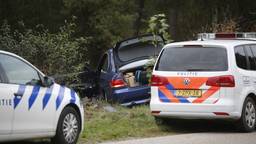 In de vluchtauto van de criminelen werd een grote band gevonden, mogelijk voor een ontsnapping. (Bron: Weertdegekste.nl)