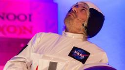 Dirk Kouwenberg als de astronaut. (Foto: archief)