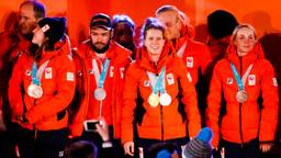 Ireen Wüst werd, samen met de andere sporters, gehuldigd in het Olympisch Stadion (foto ANP).