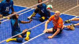 Geert van de Heuvel in actie tijdens het WK zitvolleybal (foto: OrangePictures).
