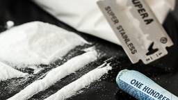 In een cocaïnewasserij wordt cocaïne uit een vaste stof gehaald.