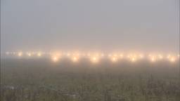 Mist op Eindhoven Airport. (Archieffoto)