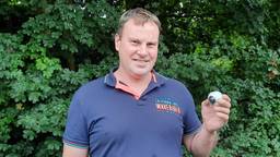 Frank vindt in de ruimte geschoten camera met bijzondere beelden