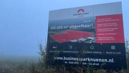 De eerdere aankondiging voor het distributiecentrum (foto: Alice van der Plas).