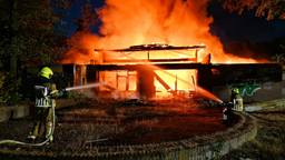 Voormalige voetbalkantine in Tilburg gaat in vlammen op