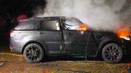 Auto volledig uitgebrand in Helmond