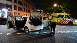 Auto's botsen op de kruising van de Tramsingel met de Haagweg in Breda