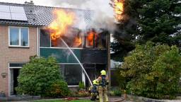 Huis in Waalwijk enorm beschadigd door brand
