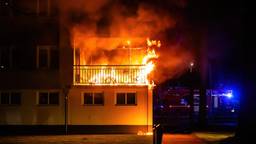 Brand verwoest appartement van flat aan de Mahlerstraat in Tilburg
