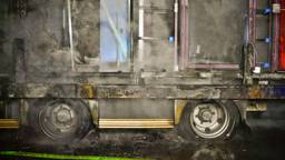 Aanhanger vrachtwagen vat vlam op de Kapelweg in Valkenswaard