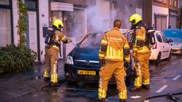 Auto door brand verwoest aan de Kalsdonksestraat in Roosendaal