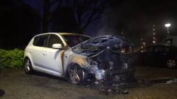 Auto brandt uit in Den Bosch
