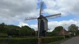 400-jarige molen wordt bedreigd door kapotte wieken en insecten