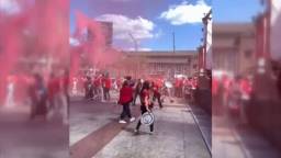 Zo stroomde het Stadhuisplein vol met supporters