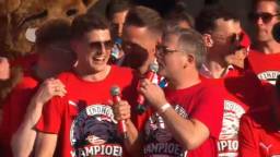 Huldiging PSV: Guus Til& Guus Meeuwis, voor al uw feesten en partijen